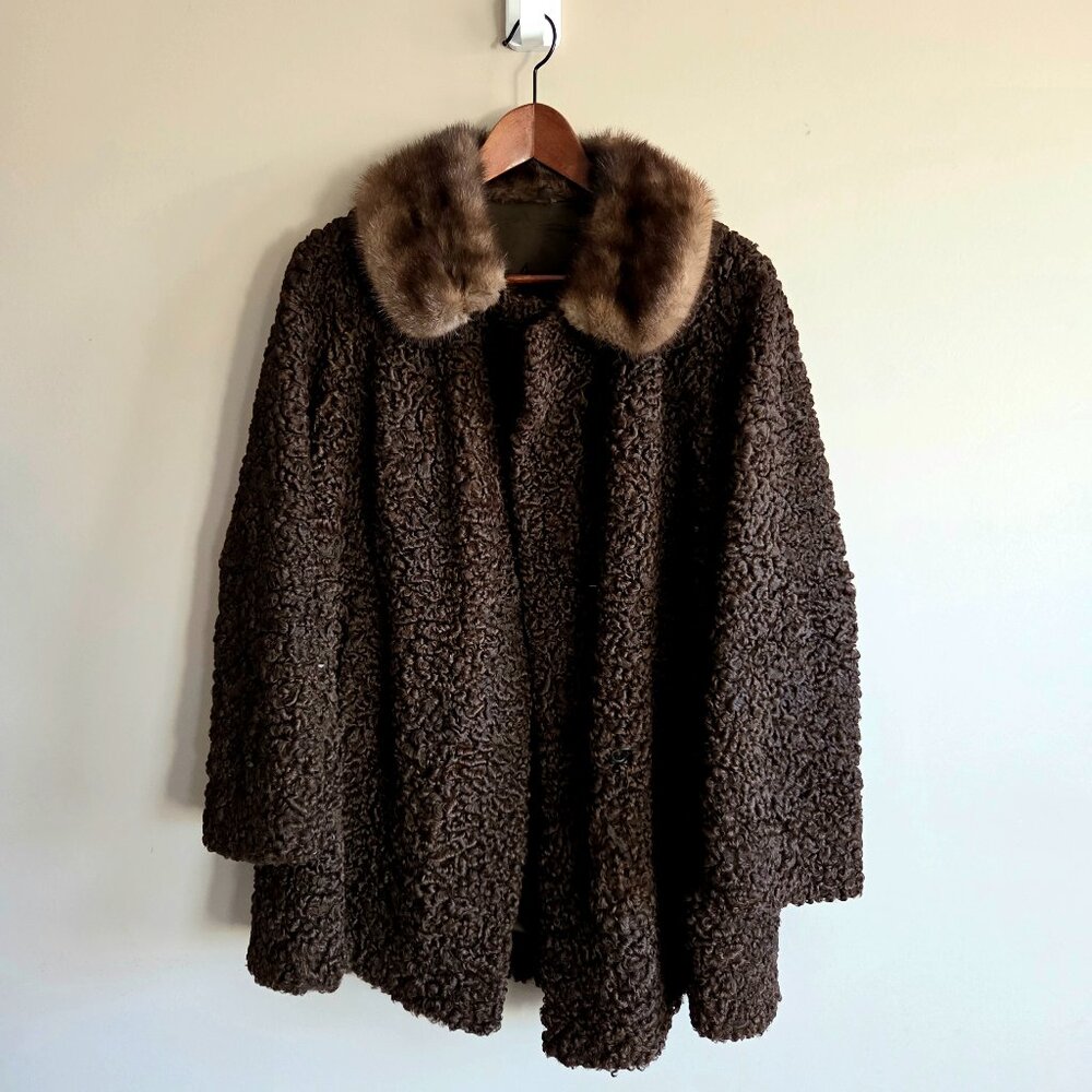 Firma H. van Reijn Amsterdam Persian Lam vintage coat w/brown mink collar.